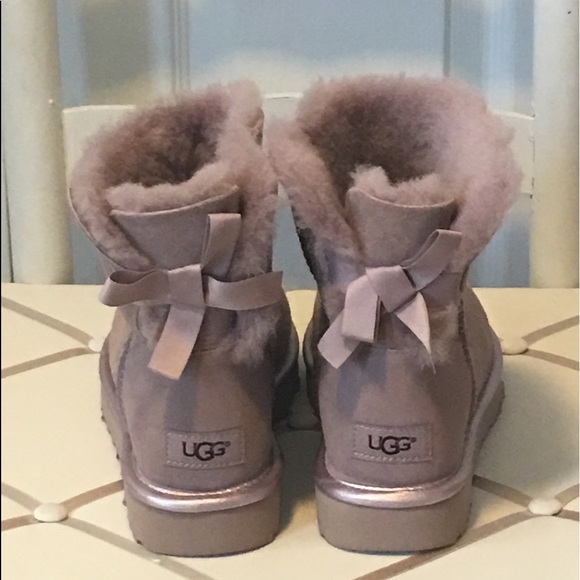 ugg mini bailey bow metallic rosa